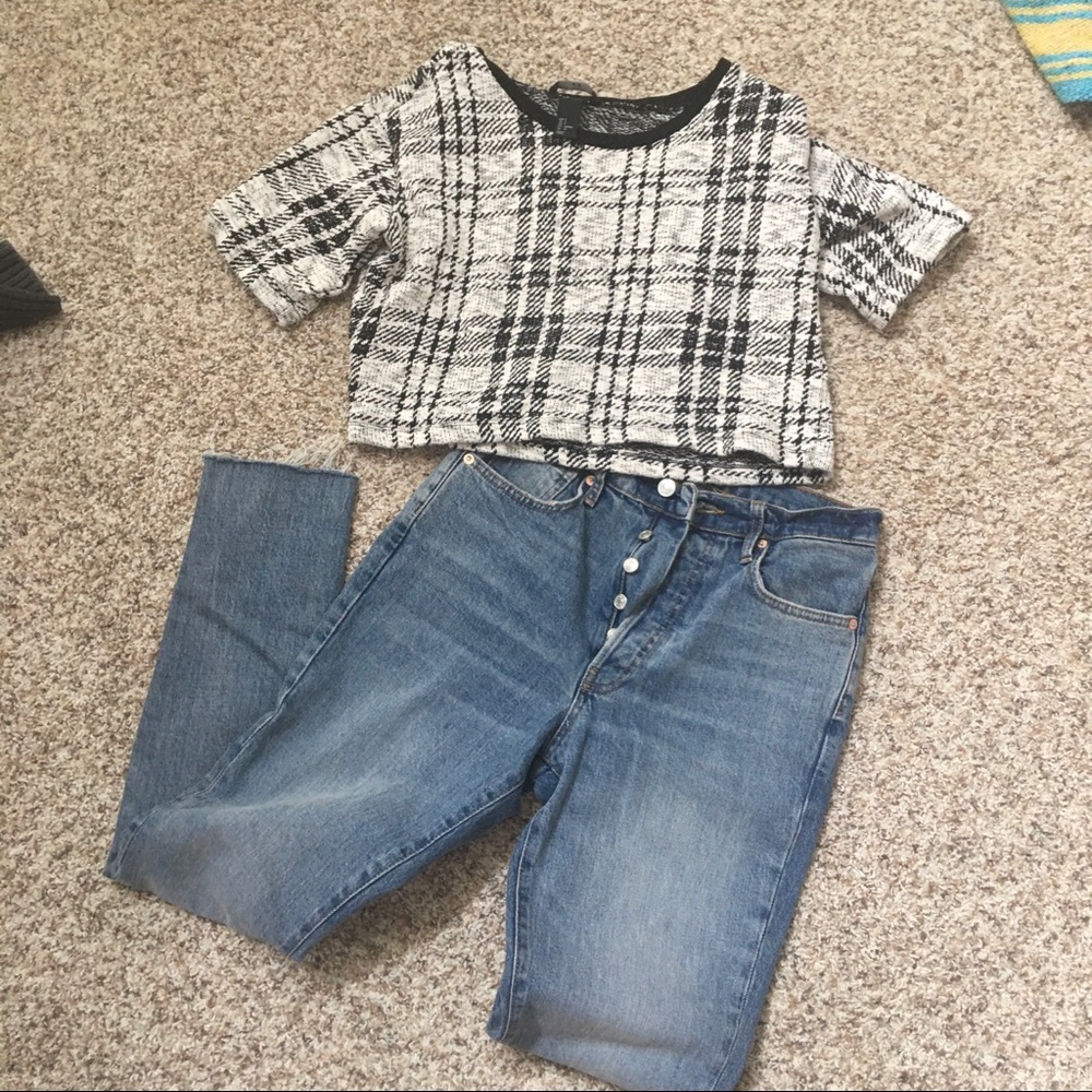 H&M plaid crop knit top.